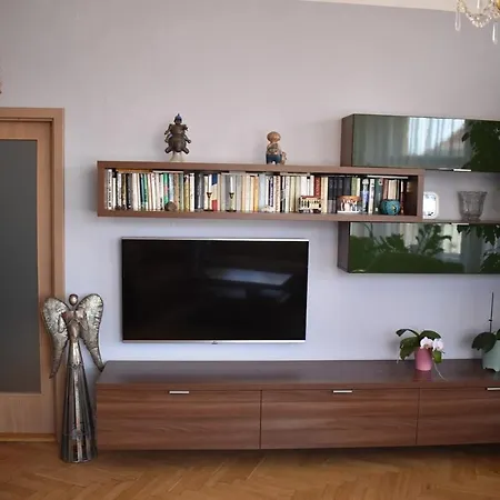 Amazing In Center For Great Price *
